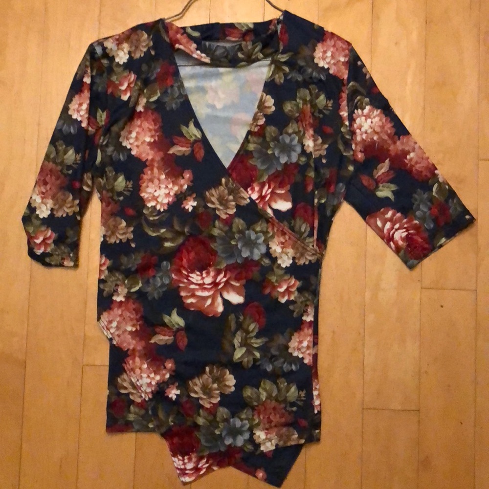 Flower choker/ring neck strap Blouse/Top